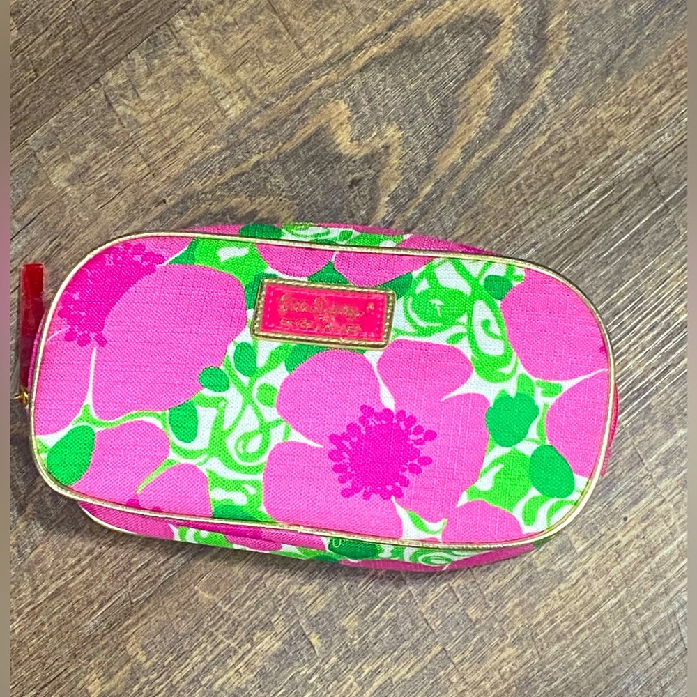 Lilly Pulitzer x Estee Lauder - created the perfect spring 2024 makeup bag
